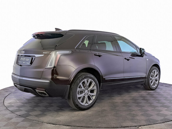 2020 Cadillac XT5 I Рестайлинг, красный, 3090000 рублей - вид 4