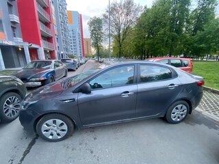 2015 Kia Rio III Рестайлинг, серый, 850000 рублей, вид 3