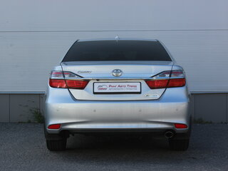 2017 Toyota Camry VII (XV50) Рестайлинг 2, серебристый, 2290000 рублей, вид 4