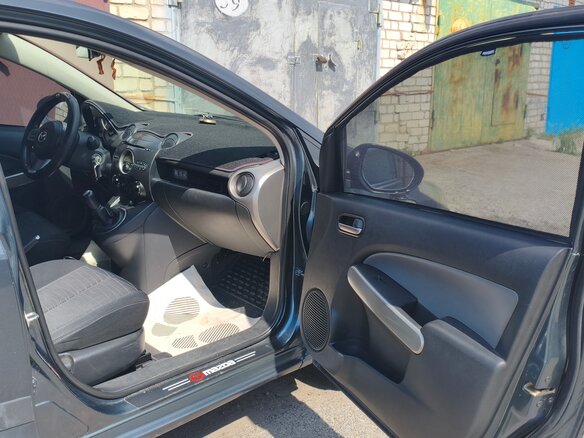 2009 Mazda 2 II (DE), серый, 575000 рублей - вид 9