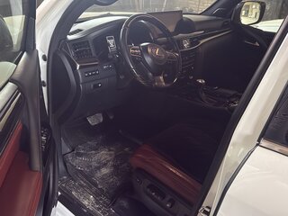 2019 Lexus LX 570 III Рестайлинг 2, белый, 7800000 рублей, вид 2