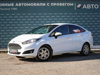 2015 Ford Fiesta Mk6 Рестайлинг, белый, 799000 рублей, вид 1