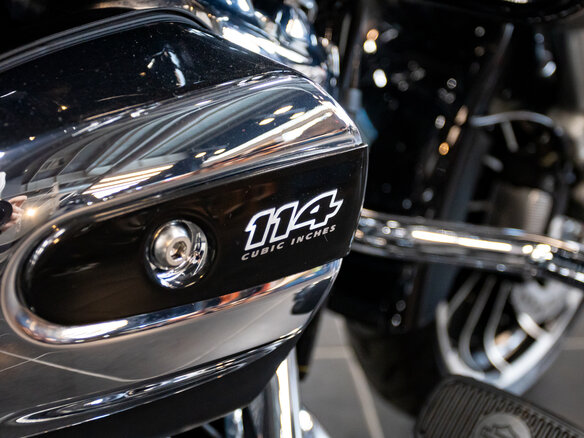 2023 Harley-Davidson Road Glide 3, чёрный, 3790000 рублей - вид 10