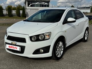 2013 Chevrolet Aveo II, белый, 420000 рублей, вид 1