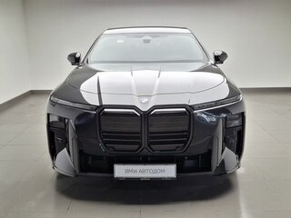 2026 BMW 7 серии 740 xDrive VII (G70) Рестайлинг, чёрный, 28990000 рублей, вид 5