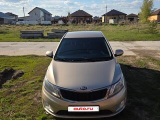 2015 Kia Rio 6-speed III, бежевый, 870000 рублей, вид 1