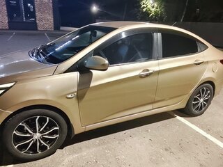 2013 Hyundai Solaris I, бежевый, 740000 рублей, вид 5