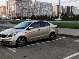 2015 Kia Rio III Рестайлинг, бежевый, 830000 рублей, вид 1