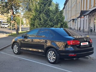 2013 Volkswagen Jetta VI, чёрный, 950000 рублей, вид 3