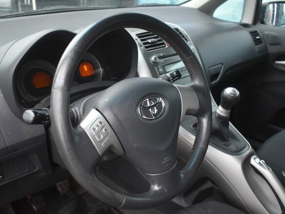 2008 Toyota Auris I, красный, 507000 рублей - вид 12