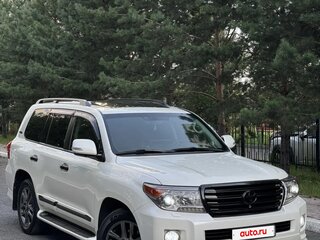 2013 Toyota Land Cruiser 200 Series Рестайлинг 1, белый, 4299000 рублей, вид 3