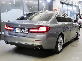 2023 BMW 5 серии 520i VII (G30/G31/G38) Рестайлинг, серебристый, 4071666 рублей, вид 4