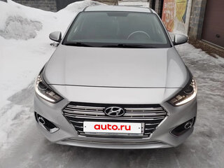 2018 Hyundai Solaris II, серебристый, 1300000 рублей, вид 2