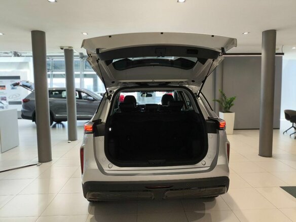 2025 Chery Tiggo 7L I, серебристый, 2735000 рублей - вид 5