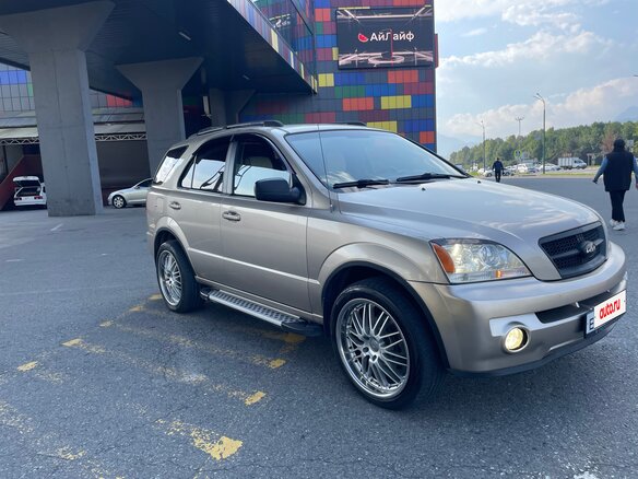2006 Kia Sorento 5-speed I, золотистый