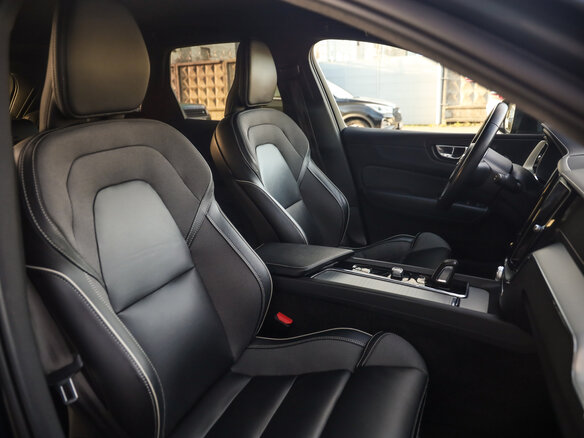 2021 Volvo XC60 II Рестайлинг, синий, 4399000 рублей - вид 26