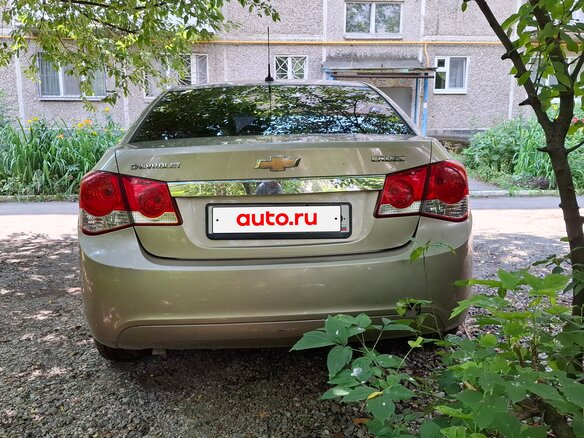 2012 Chevrolet Cruze I, бежевый, 610000 рублей - вид 4