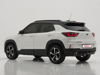 2023 Chevrolet TrailBlazer III Рестайлинг, белый, 1990000 рублей, вид 4
