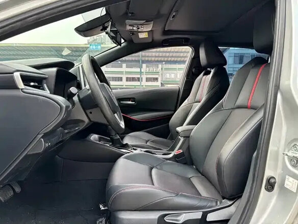 2022 Toyota Corolla Sporty XII (E210) Рестайлинг, серебристый - вид 13