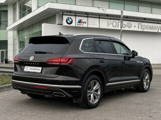 2019 Volkswagen Touareg III, коричневый, 4629000 рублей, вид 5