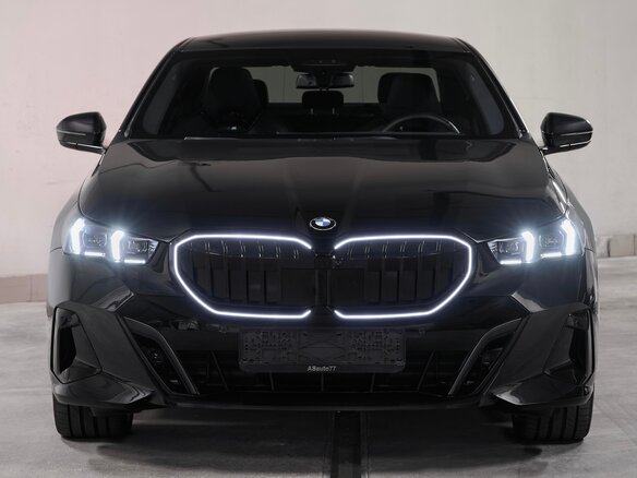 2025 BMW 5 серии 540d xDrive VIII (G60/G61/G68), чёрный, 13145000 рублей - вид 35