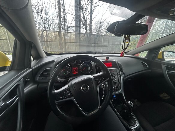 2012 Opel Astra GTC J Рестайлинг, жёлтый, 590000 рублей - вид 6