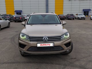 2016 Volkswagen Touareg II Рестайлинг, бежевый, 3000000 рублей, вид 2