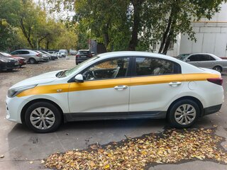 2017 Kia Rio IV, белый, 800000 рублей, вид 4