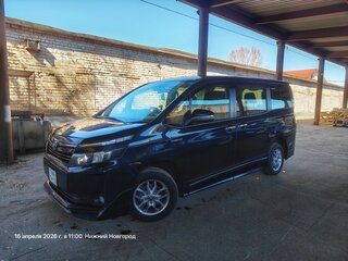 2016 Toyota Voxy III (R80), синий, 2100000 рублей, вид 1