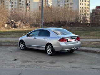 2006 Honda Civic VIII, серебристый, 630000 рублей, вид 3