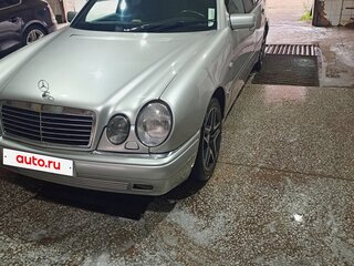 1997 Mercedes-Benz E-Класс 320 II (W210, S210), серый, 650000 рублей, вид 3