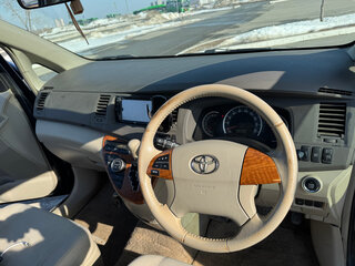 2009 Toyota ISis I Рестайлинг, чёрный, 937000 рублей, вид 3