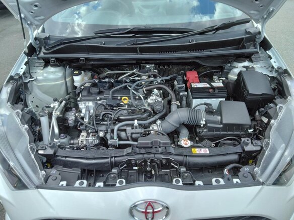 2023 Toyota Yaris IV, белый, 1060000 рублей - вид 21