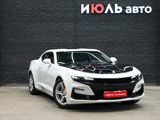 2020 Chevrolet Camaro VI Рестайлинг, белый, 2885000 рублей, вид 3