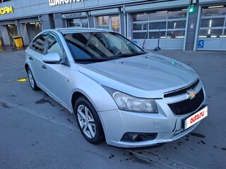 2011 Chevrolet Cruze I, серебристый, 350000 рублей, вид 2