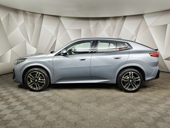 2024 BMW X2 xDrive25i II (U10), серый, 5600000 рублей - вид 4
