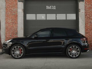 2014 Porsche Macan Turbo I, чёрный, 2450000 рублей, вид 3