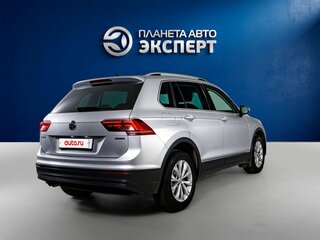 2018 Volkswagen Tiguan II, серебристый, 2800000 рублей, вид 4
