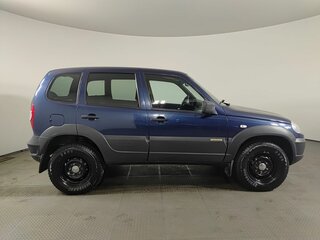 2017 Chevrolet Niva I Рестайлинг, синий, 572000 рублей, вид 4