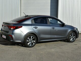 2017 Kia Rio IV, серый, 1159000 рублей, вид 4