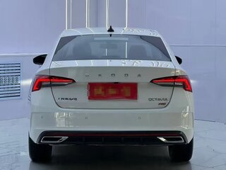 2022 Skoda Octavia IV (A8), белый, 2178000 рублей, вид 5
