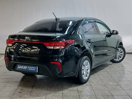 2019 Kia Rio IV, чёрный, 1230000 рублей, вид 4