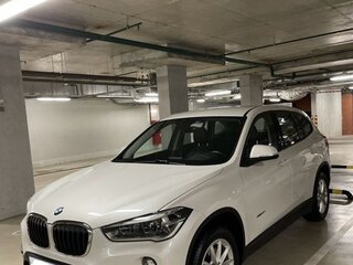 2017 BMW X1 20i xDrive II (F48), белый, 2740000 рублей, вид 1