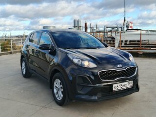 2020 Kia Sportage IV Рестайлинг, чёрный, 2045000 рублей, вид 4