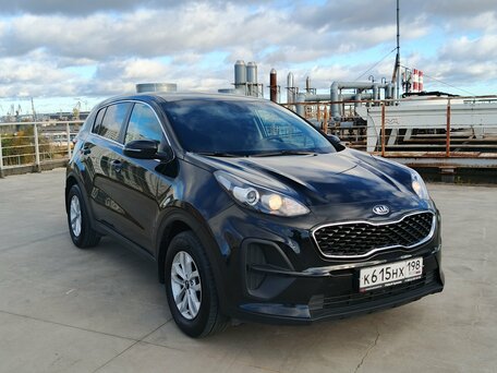 2020 Kia Sportage IV Рестайлинг, чёрный, 2045000 рублей, вид 4