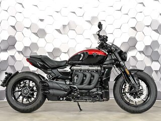 2025 Triumph Rocket 3, красный, 2999000 рублей, вид 3
