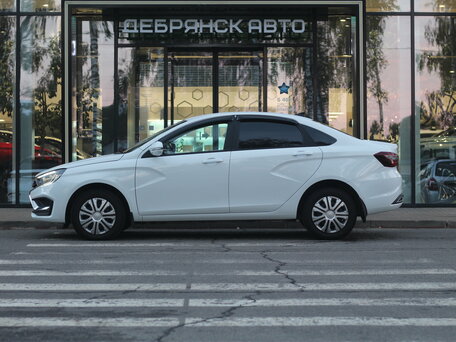 2025 Lada (ВАЗ) Vesta I Рестайлинг (NG), белый, 1550000 рублей, вид 4