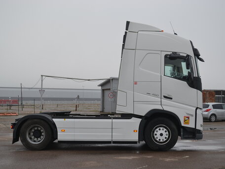 2022 Volvo FH, белый, 12200000 рублей, вид 2