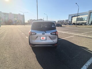 2018 Toyota Sienta II, серый, 1500000 рублей, вид 5