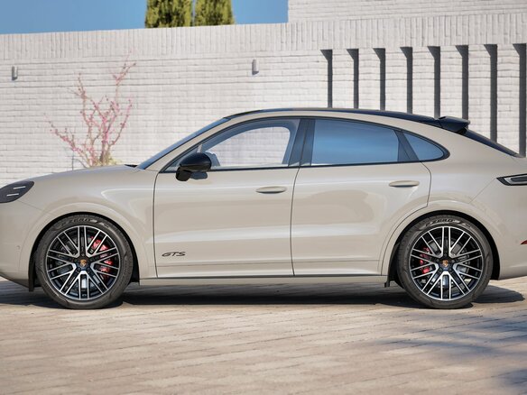 2026 Porsche Cayenne GTS Coupé III Рестайлинг, серый, 25955186 рублей - вид 4